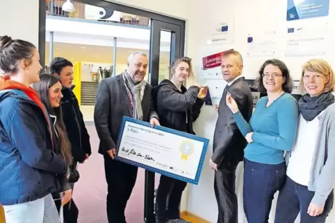 Den dritten Preis bekommen die Schüler für ihr Projekt.