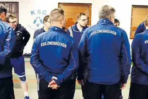 Zum drittletzten Mal nahmen die Regionalliga-Spieler der SG KSG/SG Zweibrücken am Wochenende Aufstellung zu einem Heimspiel im G