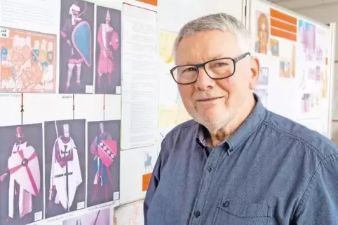 Reich bebildert, informativ und mit regionalen Bezügen: Historiker Kurt Schäfer hat viele Stunden investiert, um die Ausstellung