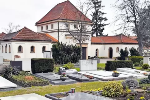 Hauptfriedhof und Trauerhalle: In Sachen Bestattungswesen soll sich noch einiges in Neustadt tun.