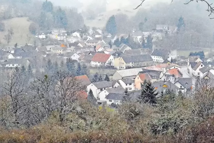 Kommt auch noch im März vor: Schneetreiben in Schweisweiler im Alsenztal.