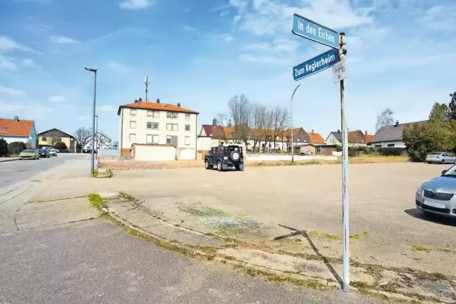 Die Abrissarbeiten im Pirmasenser Stadtteil Sommerwald. Im dritten Quartal soll an der Stelle der neue Wohnpark »In den Eichen« Die Abrissarbeiten im Pirmasenser Stadtteil Sommerwald. Im dritten Quartal soll an der Stelle der neue Wohnpark »In den Eichen«