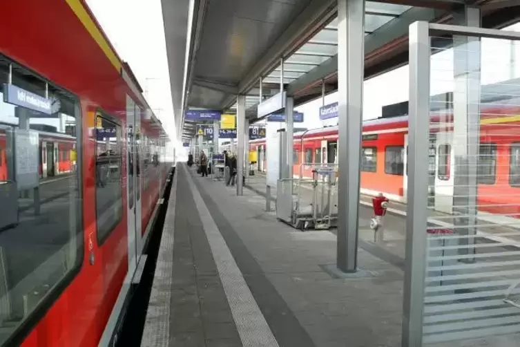 Zwischen Kaiserslautern und Homburg fallen am 7. und 8. April insbesondere die S-Bahn-Züge aus.  Foto: view 