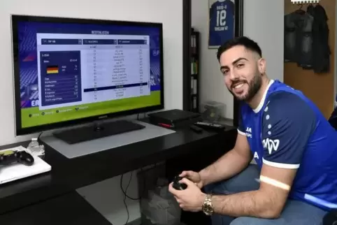 Könner im Spiel „Fifa 18“: E-Sportler Gianluca Siciliano. Foto: Bolte