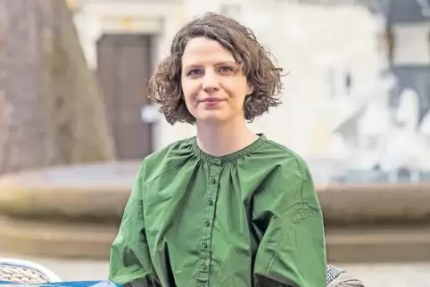 „Der Preis ist ein riesiges Geschenk für uns junge Filmemacher“: Britta Schwem beim Abstecher auf dem Martinsplatz.