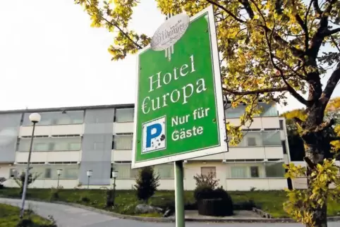 War von 2002 bis 2015 ein Hotel und soll es bald wieder werden: Die Immobilie an der Zweibrücker Europa Allee.