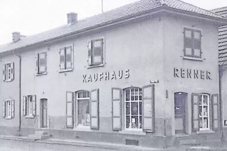 Ein Bild des Kaufhauses Renner aus dem Jahr 1955.