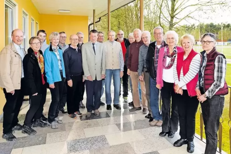 Zum Teil seit Jahrzehnten dabei: TV Dudenhofens Erwachsene.