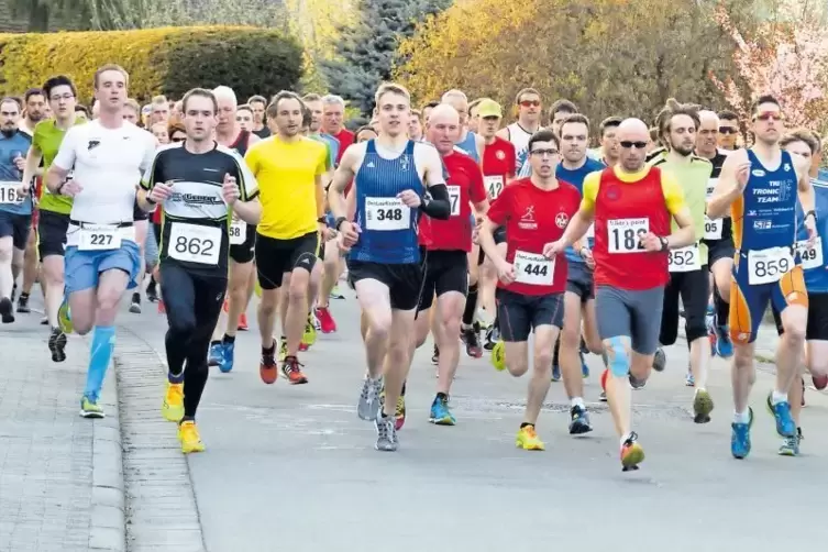 399 Athleten waren im Vorjahr bei „Rund um den Ohmbachsee“ dabei – 222 davon beim Hauptlauf –, in diesem Jahr soll die 400er-Mar