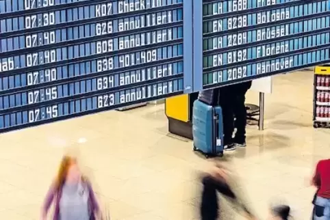 In Frankfurt mussten Hunderte Flüge gestrichen werden.
