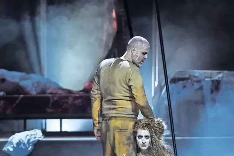 Nikola Hillebrand als Poppea und Magnus Staveland als Nero.