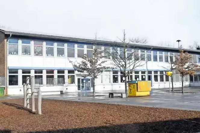 Eine der im Haushaltsplan abgebildeten Investitionen der VG: In diesem Gebäude der Zellertalschule sollen zwei Treppenhäuser mit Eine der im Haushaltsplan abgebildeten Investitionen der VG: In diesem Gebäude der Zellertalschule sollen zwei Treppenhäuser mit