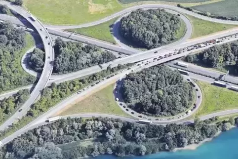 Schon jetzt verbindet der Knotenpunkt Wörther Kreuz die Verbandsgemeinde Hagenbach mit der Stadt Wörth.