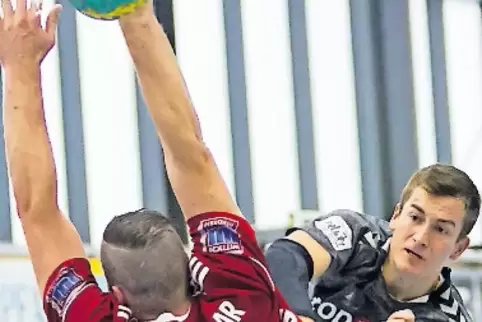 Seine Tore sind heute wichtig: Lukas Majbik (rechts, hier gegen Vallendar).