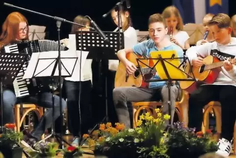 Für gute Unterhaltung sorgten die Kinder und Jugendlichen der Musikschule Deidesheim.
