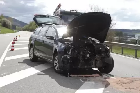 Eines der beiden Unfallfahrzeuge.  FOTO: J Hoffmann