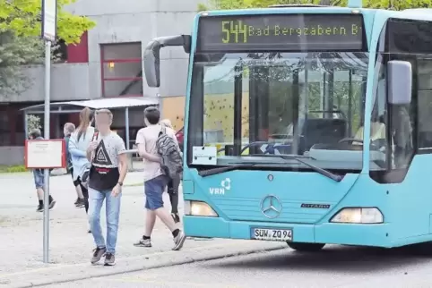 Die Schülerbeförderung ist eine Pflichtaufgabe der Kommune, die Träger der jeweiligen Schule ist.