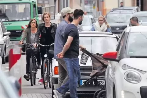 In einem leistungsfähigen Straßennetz sollen Auto-, Radfahrer und Fußgänger berücksichtig werden.
