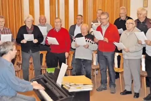 Seit 25 Jahren ist Achim Scheuermann Chorleiter in Assenheim, er begann beim Sängerbund Assenheim-