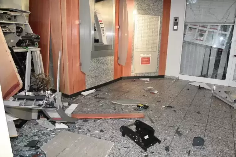 Am 5. April war der Geldautomat einer Sparkasse in Ludwigshafen gesprengt worden. Foto: dpa 
