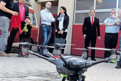 Die Feuerwehr Kusel besitzt jetzt eine Drohne mit einer Infrarotkamera, die aus Spenden finanziert wurde.