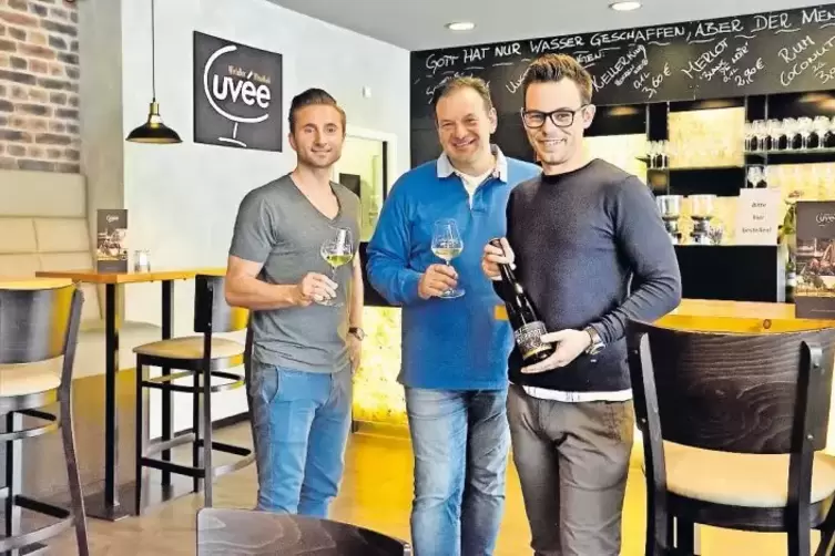 Inhaber und Weinkenner (von links): Christopher Molter, Michael und Marius Blauth.
