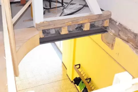 Blick auf die Baustelle: Die geplante Wendeltreppe soll in der Grundschule Rieschweiler-Mühlbach den zweiten Stock mit dem Berei