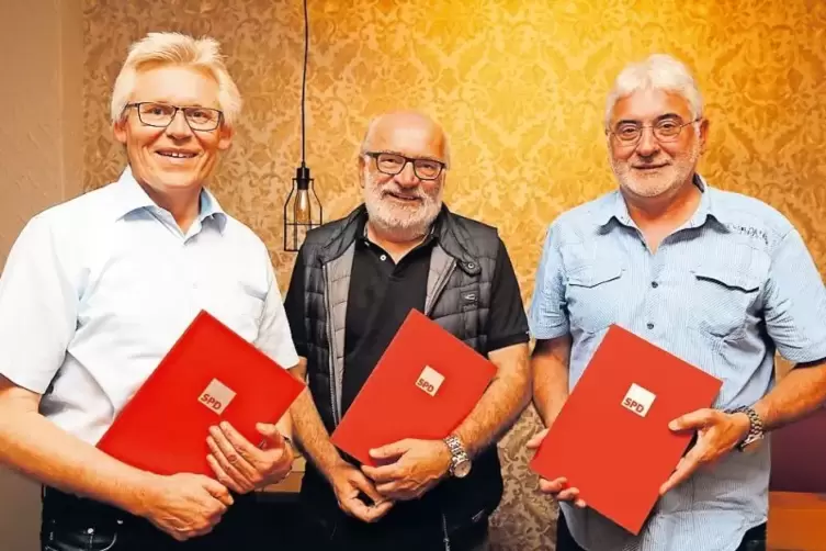 40 Jahre in der SPD sind (von links) Reinhold Niederhöfer, Claus Potje und Thomas Krauß.