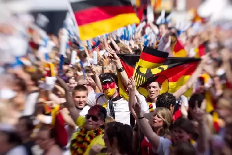 In Homburg gibt es Public Viewing zur Fußball-WM. Foto:DPA 