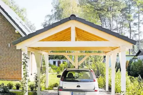 Ein Carport wurde früher baurechtlich anders behandelt als eine Garage.