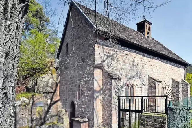 Weil Cyriakuskapelle für Wallfahrer zu klein ist, finden die Andachten im Freien statt. Weil Cyriakuskapelle für Wallfahrer zu klein ist, finden die Andachten im Freien statt.