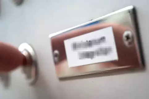 Zeichen am Klingenschild können der Vorbereitung von Straftaten, etwa Einbrüchen, dienen.  Foto: 