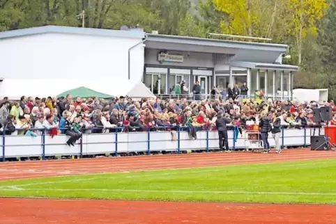 Steter Haushaltsposten: Fürs Stadion und dessen Umfeld in Rockenhausen wendet die Stadt alljährlich 90.000 Euro auf. Das Bild en