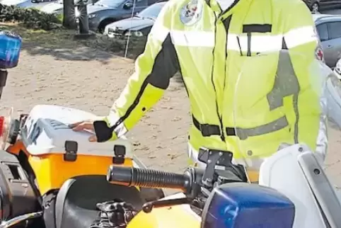 Mit dem Motorrad kommt man im Ernstfall besser durch, sagt Kai Harstick vom Roten Kreuz.