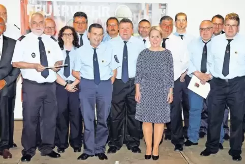 Zahlreiche Feuerwehrangehörige gehören einer der Wehren der Verbandsgemeinde Hauenstein 25 Jahre und länger an. Verbandsbürgerme