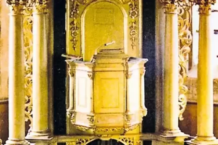 250 Jahre stand der Kanzelaltar im Kirchenraum.