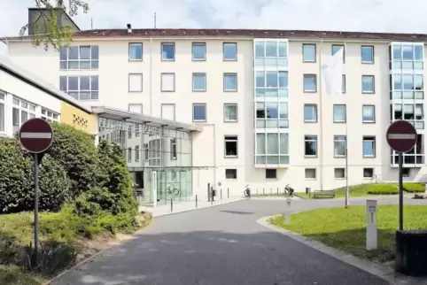 Die Klinik in Kandel: Von durchschnittlich 6,4 Notfalldienst-Einsätzen pro Tag entfallen 3,4 auf den Tagdienst und 2,9 auf den A