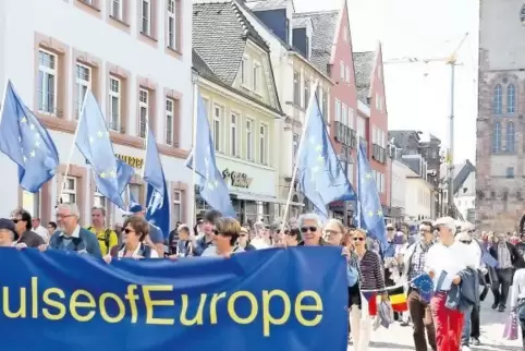 Für Europa, gegen rechte Tendenzen: Jeder Einzelne und die Medien müssen sich positionieren, meint Siegbert Brand. Hier die Demo