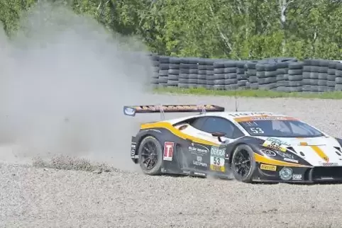 Der Lamborghini von Michele Beretta und Aaro Vainio fuhr am Samstag immerhin auf Platz 22, am Sonntag folgte der Motorschaden.