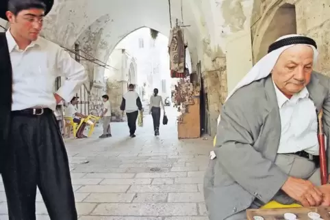 Yehudis Jacobowitz, 1970 in München geboren, entschied sich 2006 zur Auswanderung nach Israel und lebt heute in Jerusalem. Unser