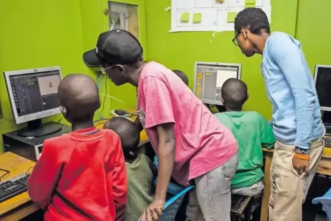 Ein iHub in einem Slumbezirk von Nairobi: Hier werden auch Kindern Computer zur Verfügung gestellt, es gibt Rat und Hilfe.