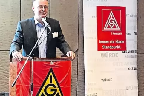 Ralf Köhler gestern bei seiner Ansprache.