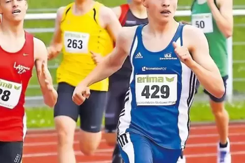 LAZ-Läufer Fabian Morsch (Nummer 429, hier ein Archivbild) ärgerte sich, weil er die 400 Meter zu schnell angegangen war.