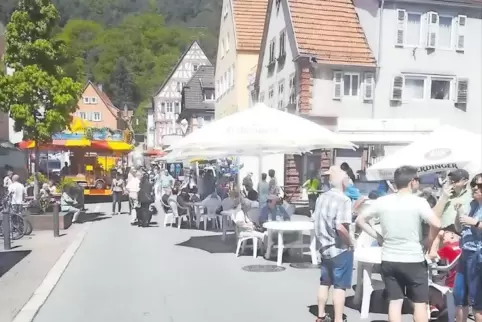 Das gute Wetter lockte einige Besucher nach Dahn.