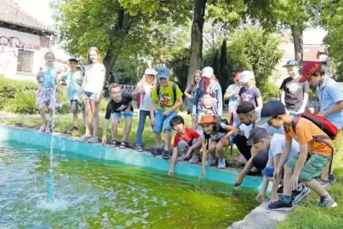 Beliebt bei den Kindern: der Brunnen im Peterspark.