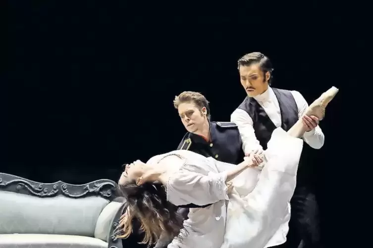 Graziös: Das Bayerische Staatsballett mit „Anna Karenina“.