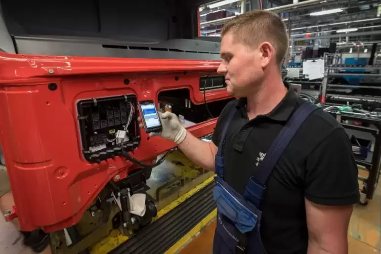 Daimler_Woerth_digitalisierte_Produktion_-05-_DAIMLER.jpg