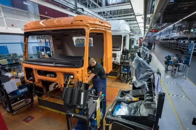 Daimler_Woerth_digitalisierte_Produktion_-06-_DAIMLER.jpg