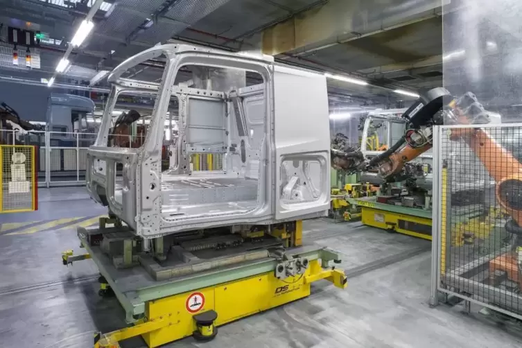 Daimler_Woerth_digitalisierte_Produktion_-02-_DAIMLER.jpg