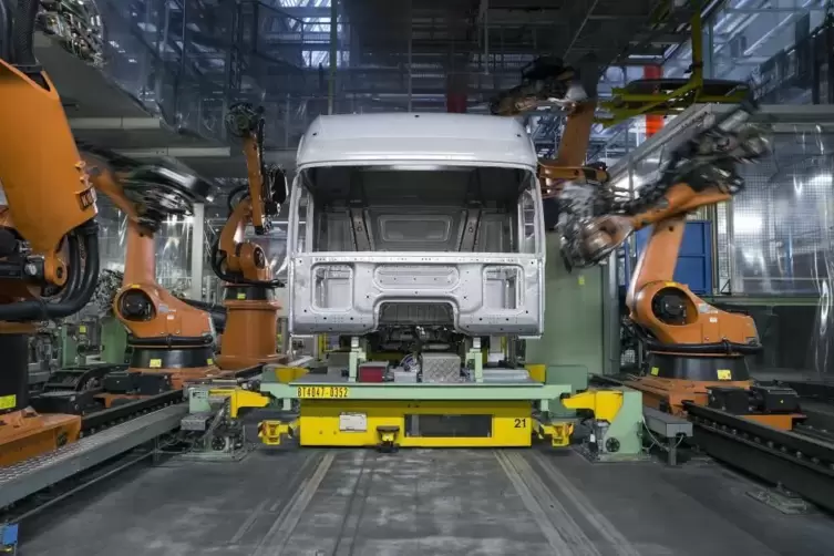 Daimler_Woerth_digitalisierte_Produktion_-01-_DAIMLER.jpg